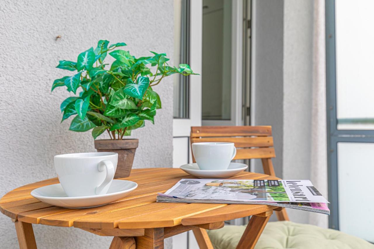 Fewo1846 - Kommood - Zentral Gelegenes Studio-Apartment Mit Balkon Im Hochparterre Flensborg Eksteriør billede